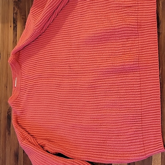 TWO CHUNKY KNIT SWEATERS - Picture 7 of 7